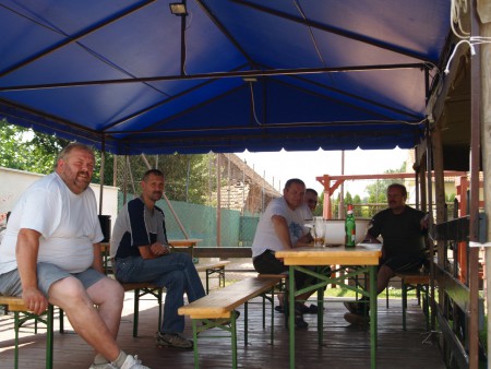 Zatiaľ kľud